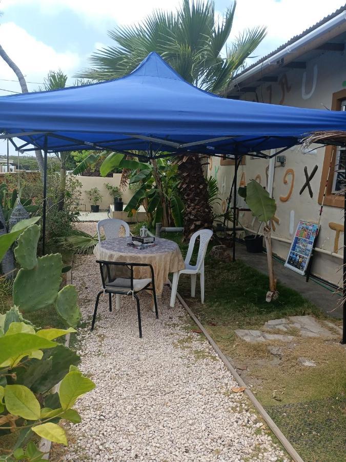 Aruba Backpackers Apartman Oranjestad Kültér fotó